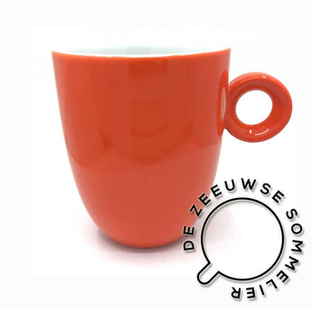 Productefoto: oranje mok met rond oor van Costa Verde.