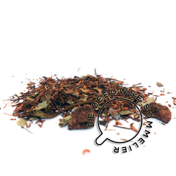 Rooibos, aardbeiblad, vanillestukjes (5%), aroma, aardbeien (2%), vanillepoeder (2%).