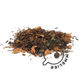 Rooibos Chai: pittige rooibos met kaneel, aroma, kardemom, zwarte peper, gember, kruidnagel.